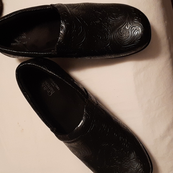 Shoes - Picture 5 of 6